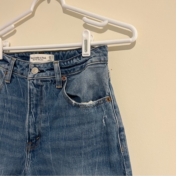Abercrombie and Fitch Curve Love High Rise Mom Jeans - Picture 6 of 7